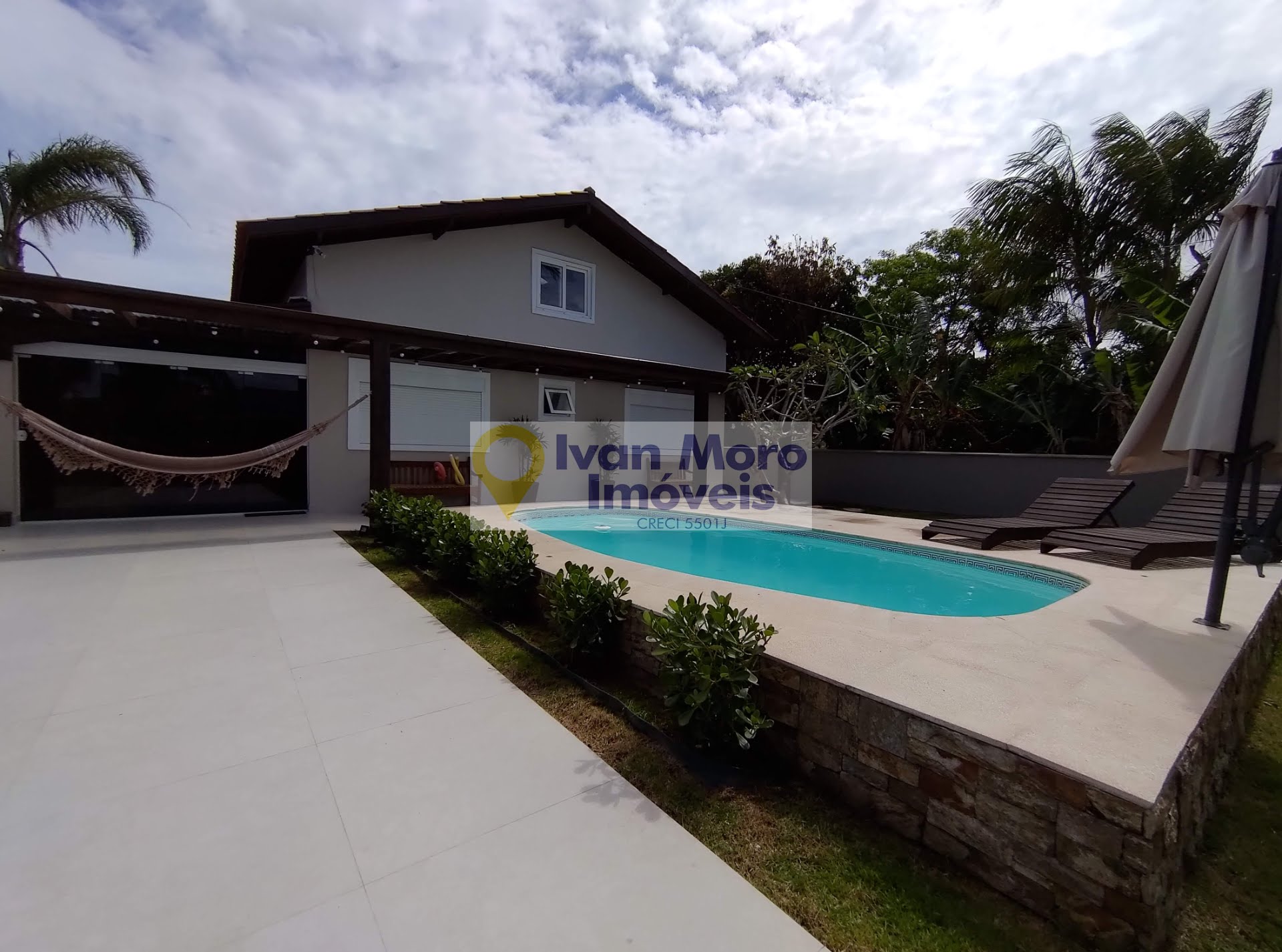 Casa para alugar com 4 quartos, 1 suíte, 4 vagas e 250m² no Daniela, Florianópolis (SC) — foto 3 de 30