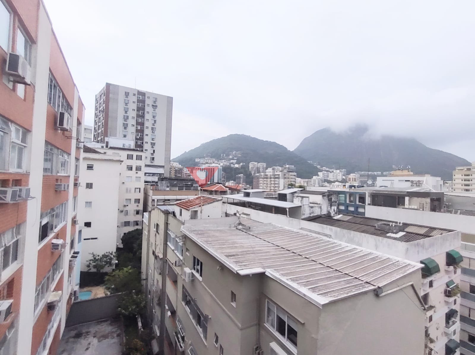 Cobertura à venda com 4 quartos, 4 banheiros, 2 vagas e 264m² no Jardim Botânico, Rio de Janeiro (RJ) — foto 17 de 29