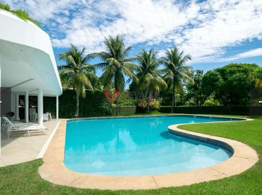 Mansão à venda na Barra da Tijuca: 2.300m², 5 quartos