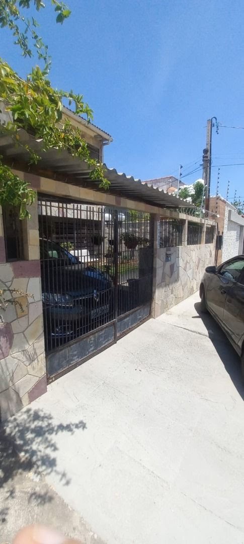 Casa à venda com 3 quartos, 4 banheiros, 1 vaga e 242m² no Jardim Atlântico, Olinda — foto principal
