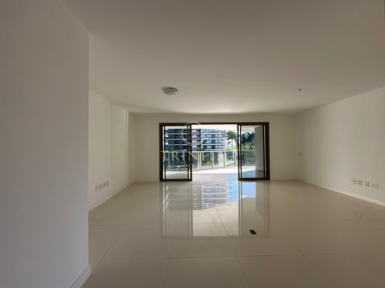 sala-trinitaimobiliaria-orobyornareilhapura
