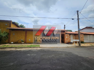 Casa em condomínio a venda com 720 m² de terreno, 3 suítes, espaço gourmet, espaço Campfire, garagem par 6 carros