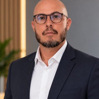 Corretor {{listing Broker().name}}