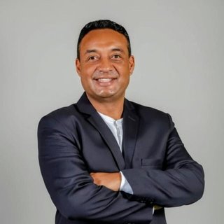 Corretor {{listing Broker().name}}