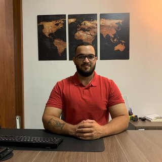 Corretor {{listing Broker().name}}