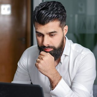 Corretor {{listing Broker().name}}