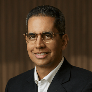 Corretor {{listing Broker().name}}