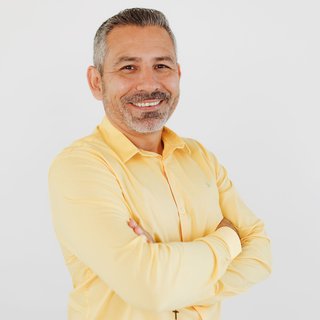 Corretor {{listing Broker().name}}