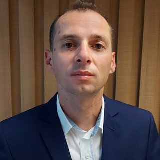 Corretor {{listing Broker().name}}