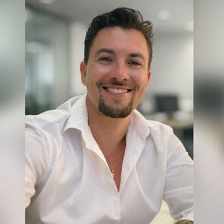 Corretor {{listing Broker().name}}