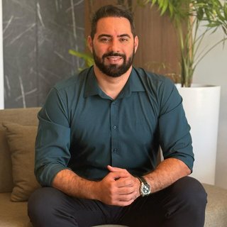 Corretor {{listing Broker().name}}