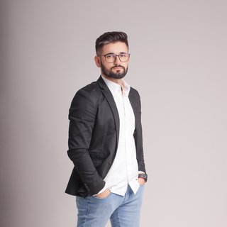 Corretor {{listing Broker().name}}
