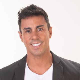 Corretor {{listing Broker().name}}