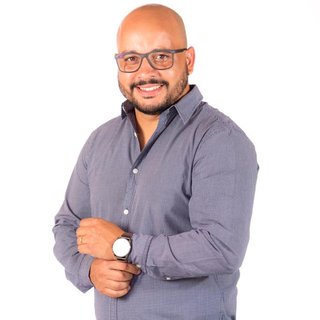Corretor {{listing Broker().name}}