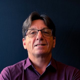 Corretor {{listing Broker().name}}