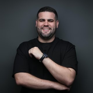 Corretor {{listing Broker().name}}
