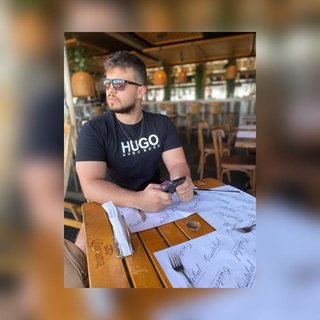 Corretor {{listing Broker().name}}