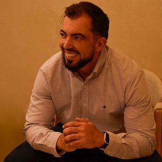 Corretor {{listing Broker().name}}