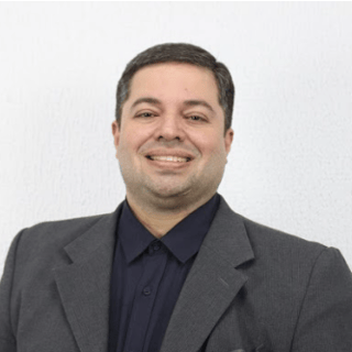 Corretor {{listing Broker().name}}