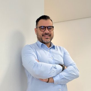 Corretor {{listing Broker().name}}