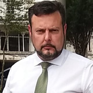 Corretor {{listing Broker().name}}