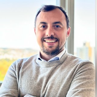 Corretor {{listing Broker().name}}