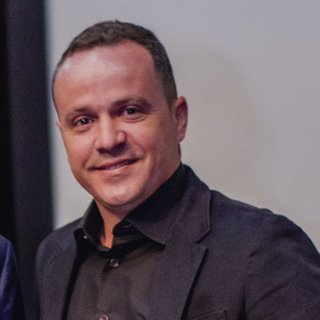 Corretor {{listing Broker().name}}