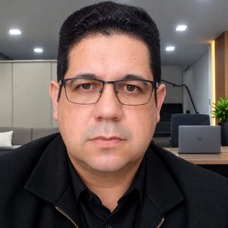 Corretor {{listing Broker().name}}