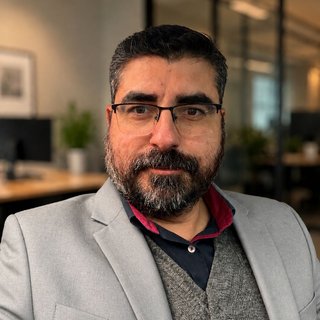 Corretor {{listing Broker().name}}