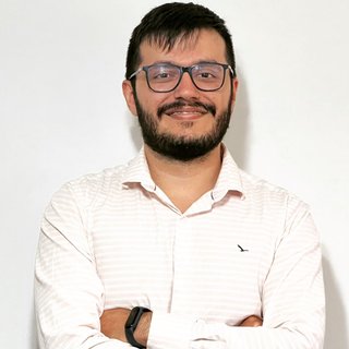 Corretor {{listing Broker().name}}