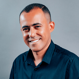 Corretor {{listing Broker().name}}