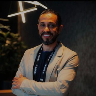 Corretor {{listing Broker().name}}