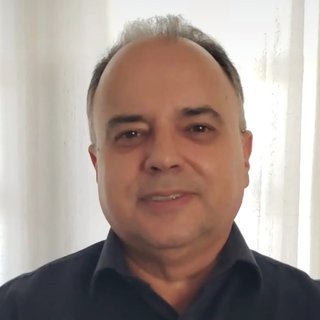 Corretor {{listing Broker().name}}