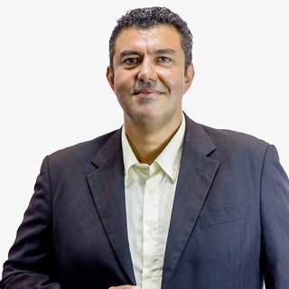 Corretor {{listing Broker().name}}