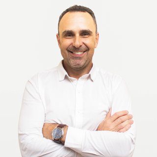 Corretor {{listing Broker().name}}