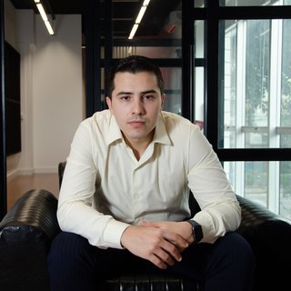 Corretor {{listing Broker().name}}