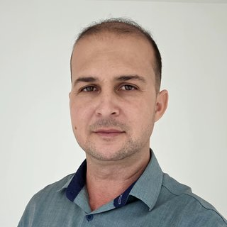 Corretor {{listing Broker().name}}
