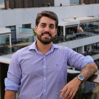 Corretor {{listing Broker().name}}