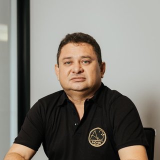 Corretor {{listing Broker().name}}