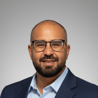 Corretor {{listing Broker().name}}