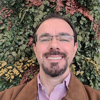 Corretor {{listing Broker().name}}