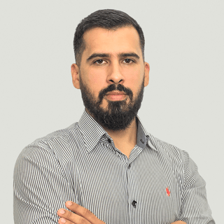 Corretor {{listing Broker().name}}