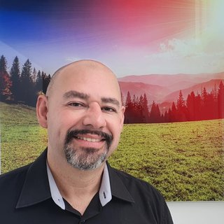 Corretor {{listing Broker().name}}