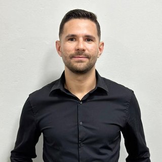 Corretor {{listing Broker().name}}