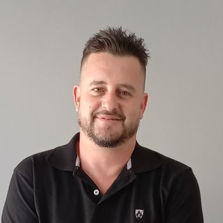 Corretor {{listing Broker().name}}