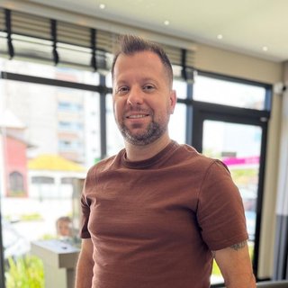 Corretor {{listing Broker().name}}