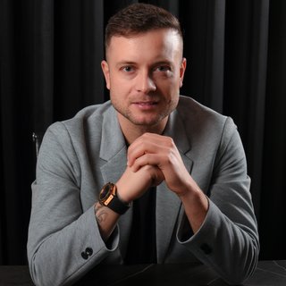 Corretor {{listing Broker().name}}