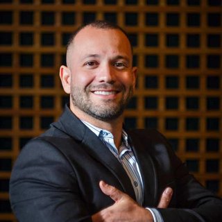Corretor {{listing Broker().name}}