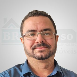 Corretor {{listing Broker().name}}