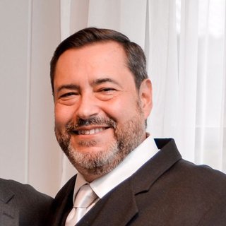Corretor {{listing Broker().name}}